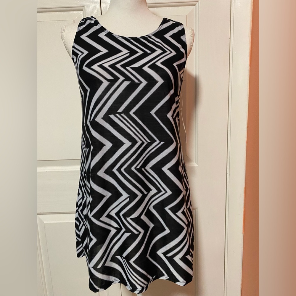 NWT Omega womens casual top S